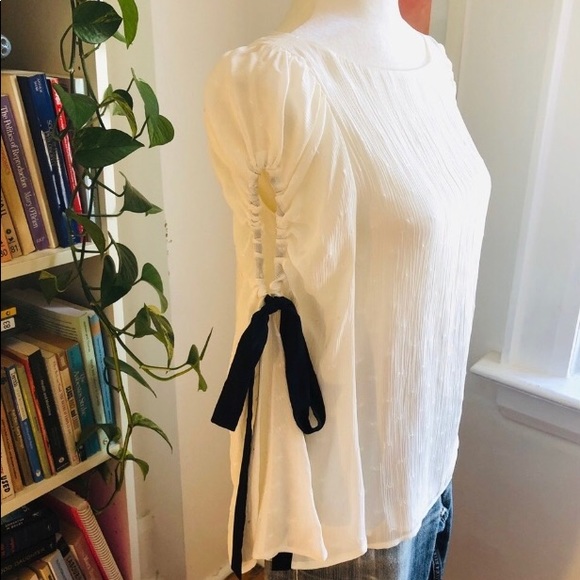 White blouse with black bows and bell sleeves - Picture 3 of 8